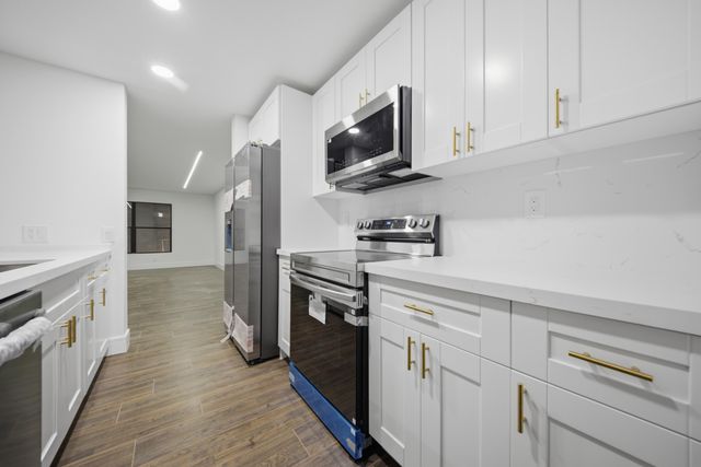 1391 E GOLFVIEW Drive 1391, Pembroke Pines, FL 33026