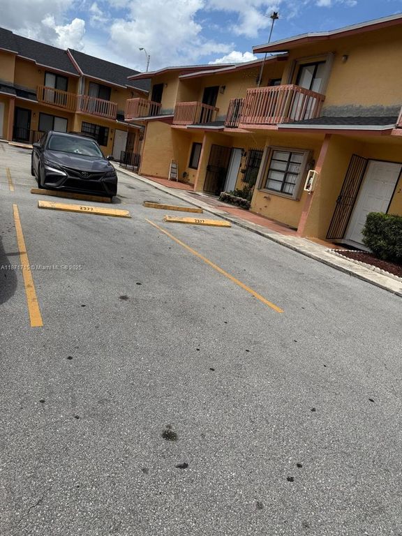 2377 W 66th Pl 204, Hialeah, FL 33016