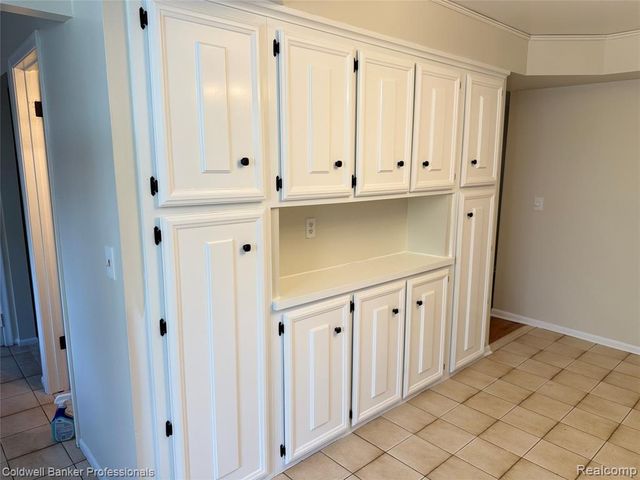 47071 Savannah Drive, Macomb, MI 48044