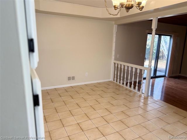 47071 Savannah Drive, Macomb, MI 48044