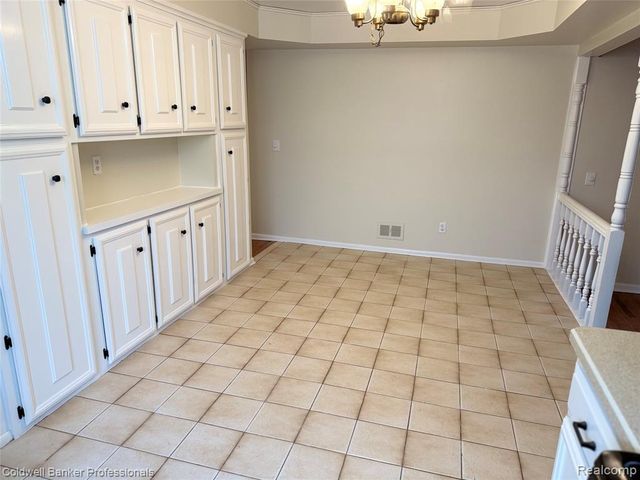 47071 Savannah Drive, Macomb, MI 48044