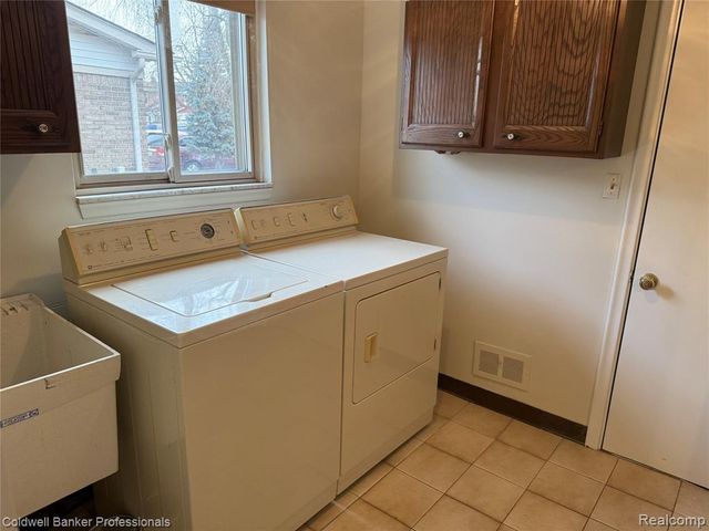 47071 Savannah Drive, Macomb, MI 48044