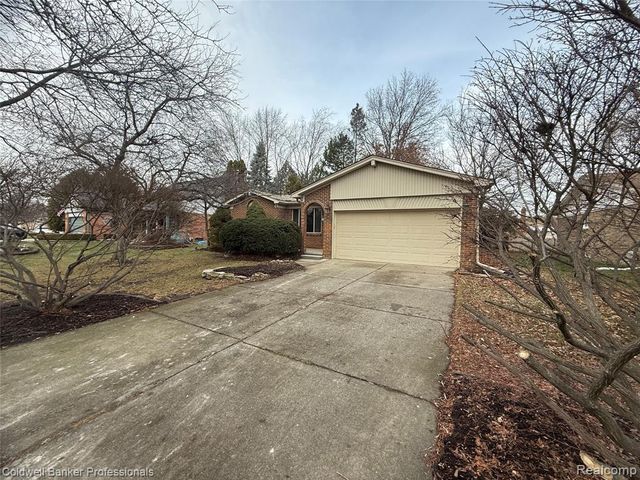 47071 Savannah Drive, Macomb, MI 48044