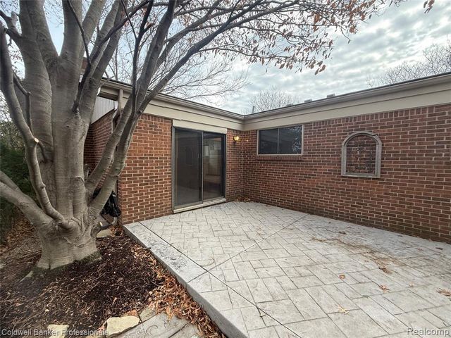 47071 Savannah Drive, Macomb, MI 48044