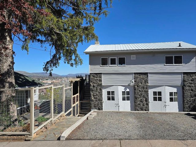 234 N 1st Street, Klamath Falls, OR 97601
