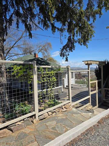 234 N 1st Street, Klamath Falls, OR 97601