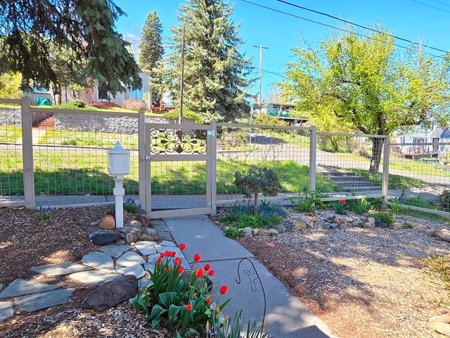 234 N 1st Street, Klamath Falls, OR 97601
