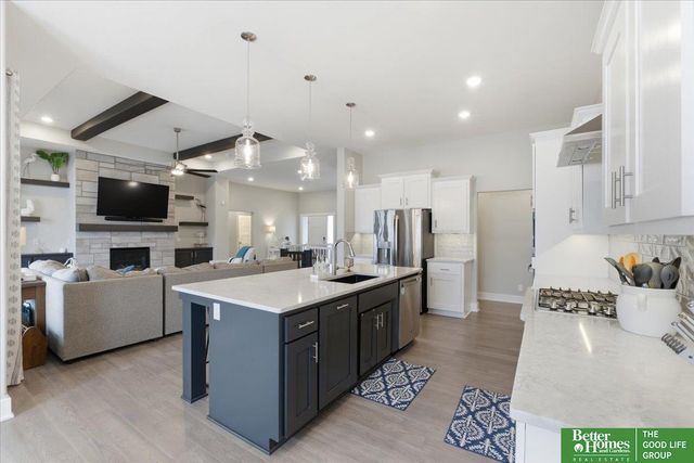 10360 S 103 Street, Papillion, NE 68046