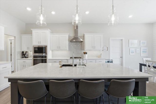 10360 S 103 Street, Papillion, NE 68046