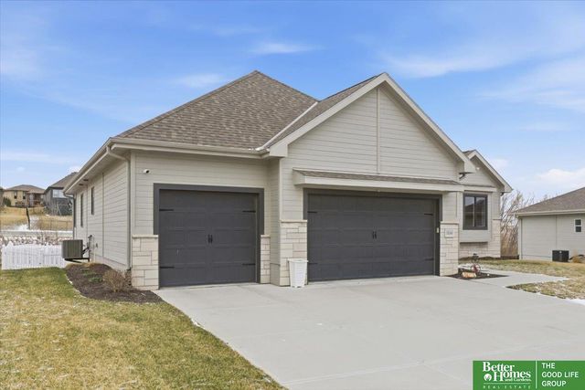 10360 S 103 Street, Papillion, NE 68046