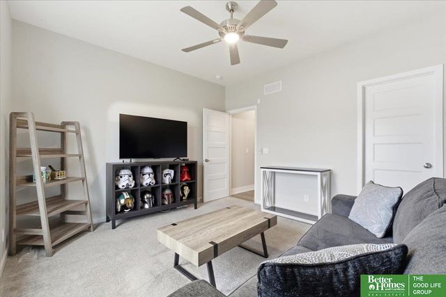 10360 S 103 Street, Papillion, NE 68046