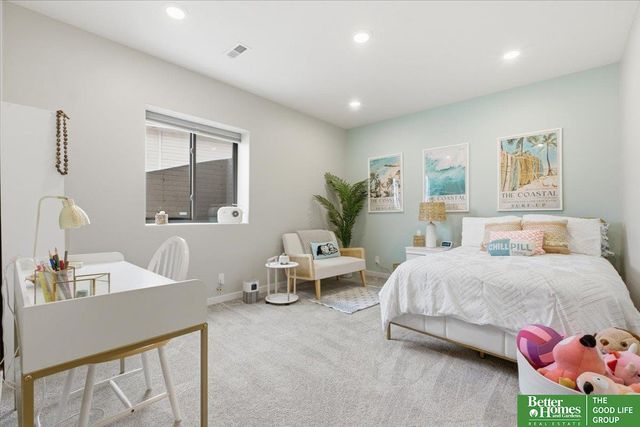 10360 S 103 Street, Papillion, NE 68046