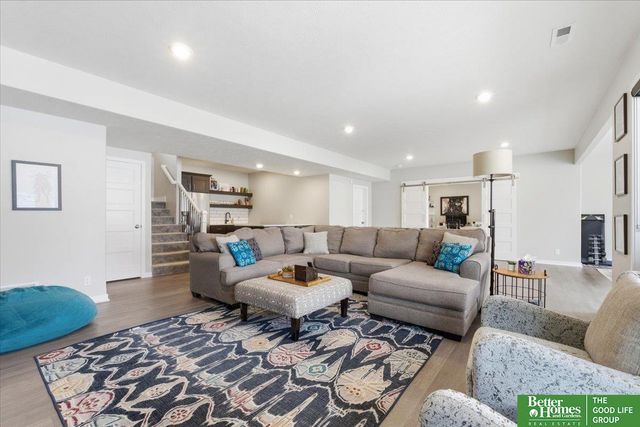 10360 S 103 Street, Papillion, NE 68046