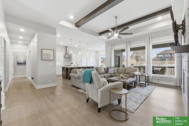 10360 S 103 Street, Papillion, NE 68046