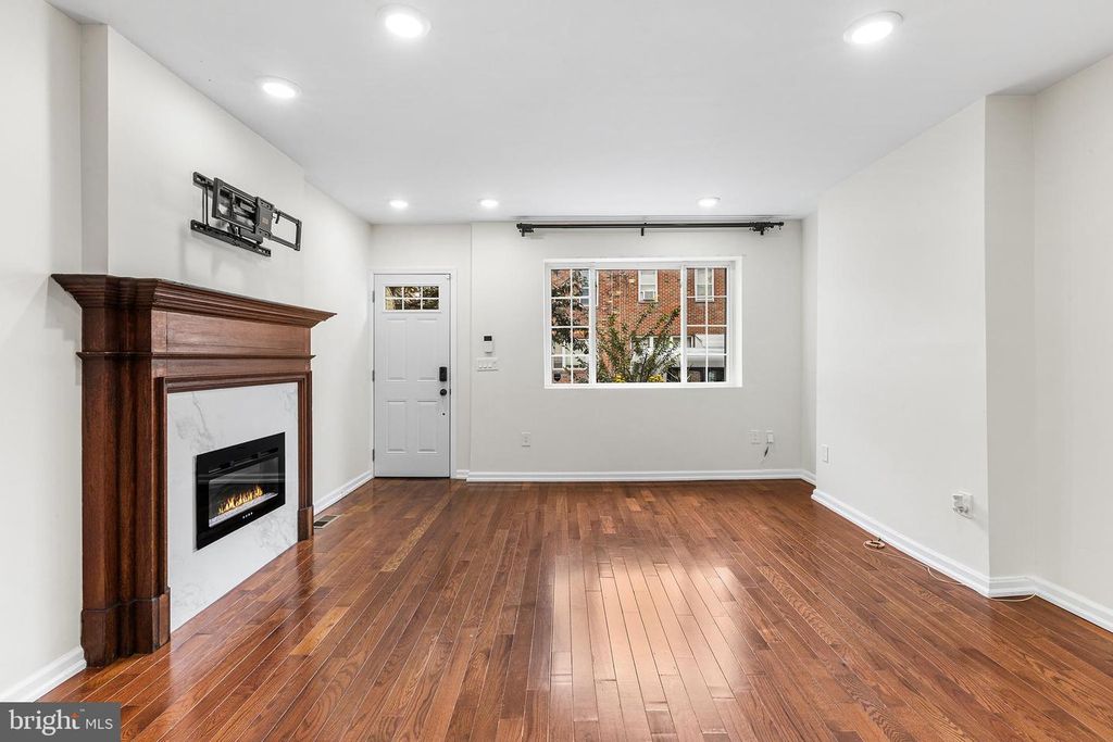 2921 ALMOND ST, PHILADELPHIA, PA 19134 — photo 2