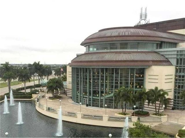 651 Okeechobee Blvd PH 1106, West Palm Beach, FL 33401