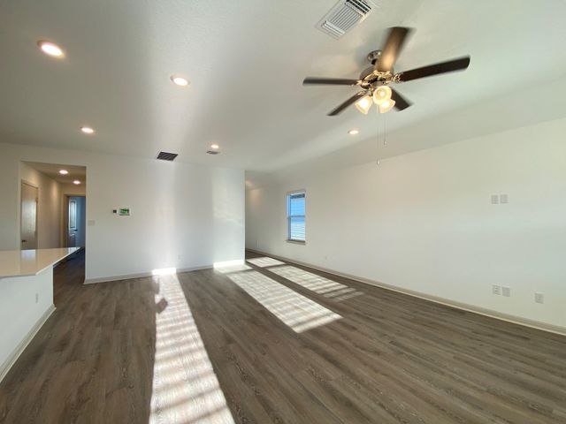 130 Fort Clark Springs DR, Hutto, TX 78634