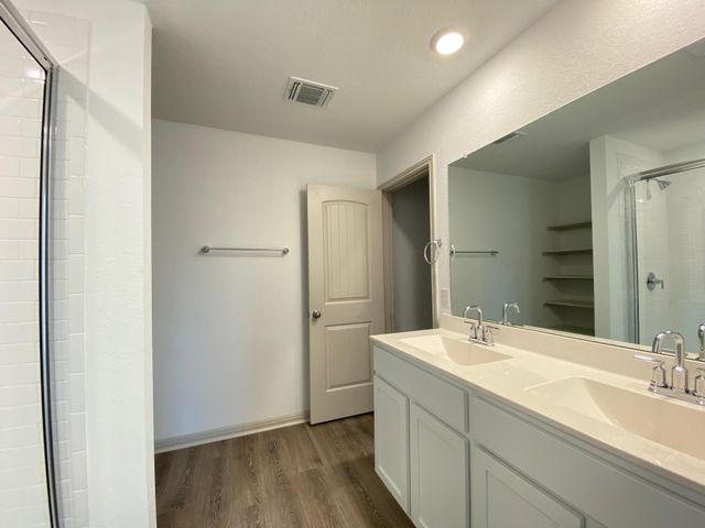 130 Fort Clark Springs DR, Hutto, TX 78634