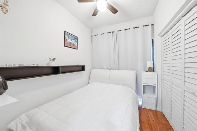 567 Racquet Club Rd 18, Weston, FL 33326