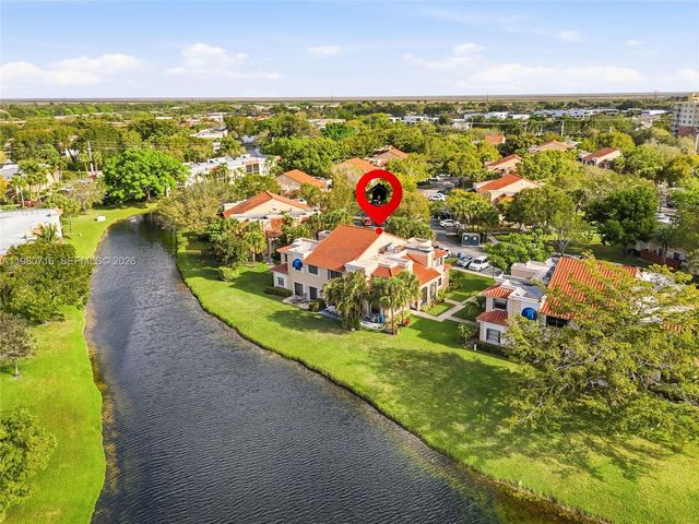 567 Racquet Club Rd 18, Weston, FL 33326