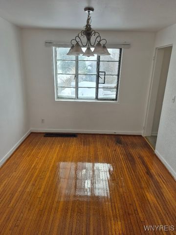 13 Bennett Village, Buffalo, NY 14214