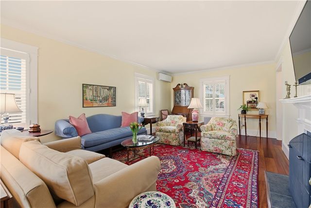 198 Gibbs Avenue, Newport, RI 02840