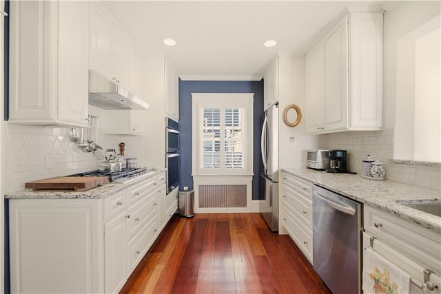 198 Gibbs Avenue, Newport, RI 02840