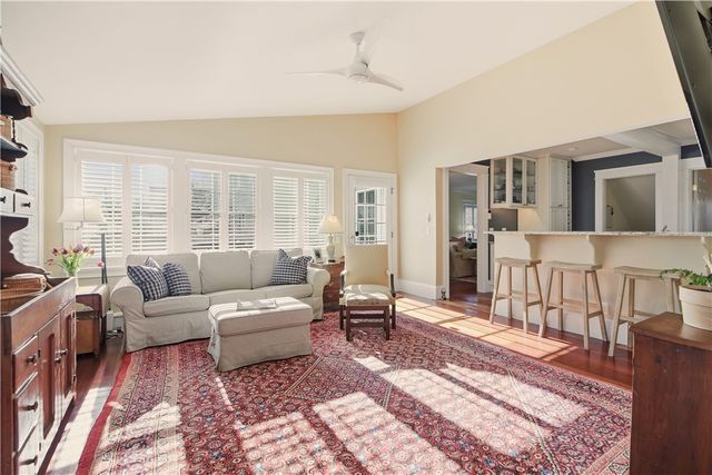 198 Gibbs Avenue, Newport, RI 02840