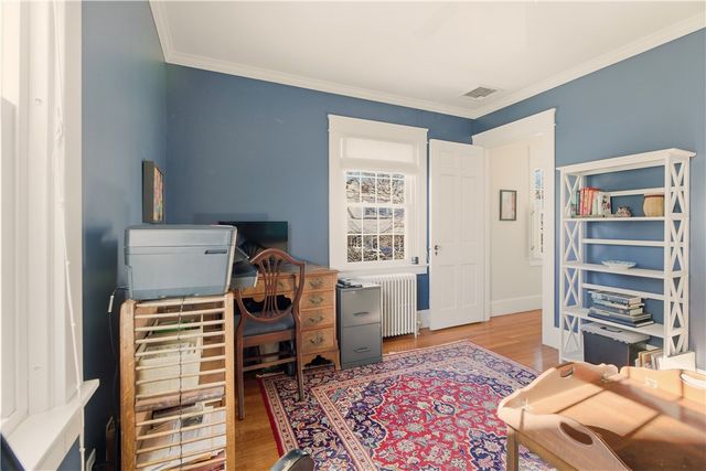 198 Gibbs Avenue, Newport, RI 02840