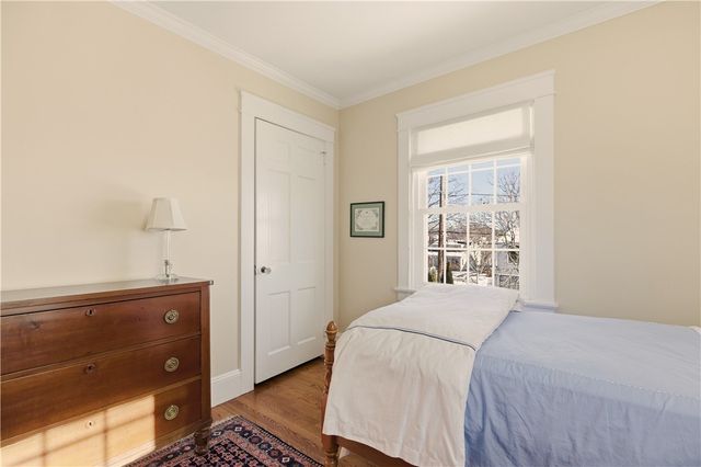 198 Gibbs Avenue, Newport, RI 02840