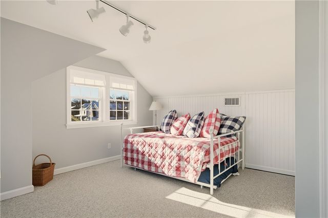 198 Gibbs Avenue, Newport, RI 02840