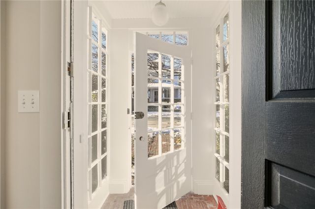 198 Gibbs Avenue, Newport, RI 02840