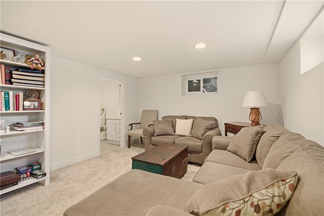 198 Gibbs Avenue, Newport, RI 02840