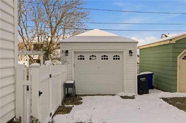 198 Gibbs Avenue, Newport, RI 02840