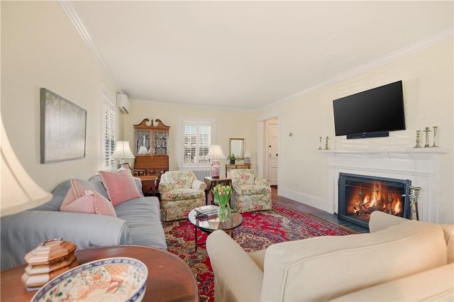 198 Gibbs Avenue, Newport, RI 02840