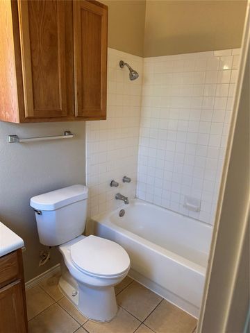 2710 Westhampton CT A, Round Rock, TX 78664