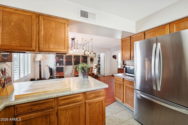 802 E MARCONI Avenue, Phoenix, AZ 85022