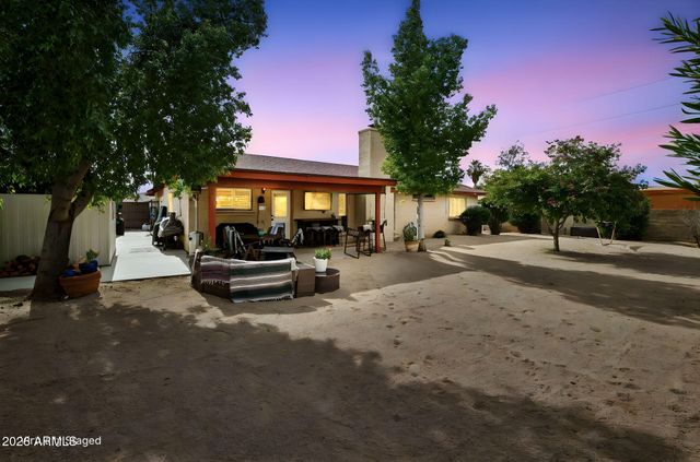 802 E MARCONI Avenue, Phoenix, AZ 85022