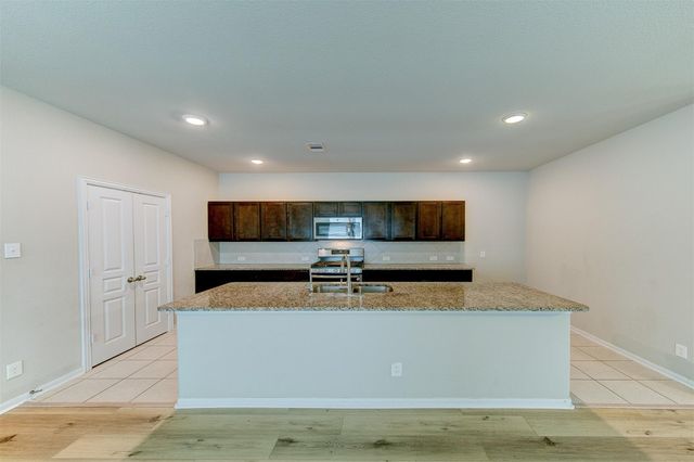 2164 Dale Street, Alvin, TX 77511