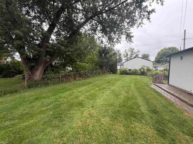 24050 Lakewood Street, Saint Clair Shores, MI 48082