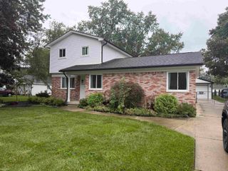 24050 Lakewood Street, Saint Clair Shores, MI 48082