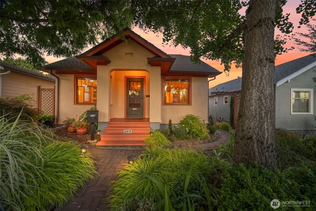 2418 Ellis Street, Bellingham, WA 98225