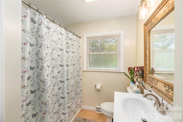 159 Sand Hill Road, Asheville, NC 28806