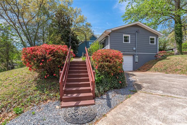 159 Sand Hill Road, Asheville, NC 28806