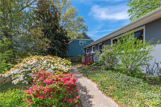 159 Sand Hill Road, Asheville, NC 28806