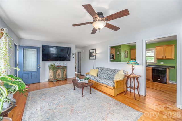 159 Sand Hill Road, Asheville, NC 28806