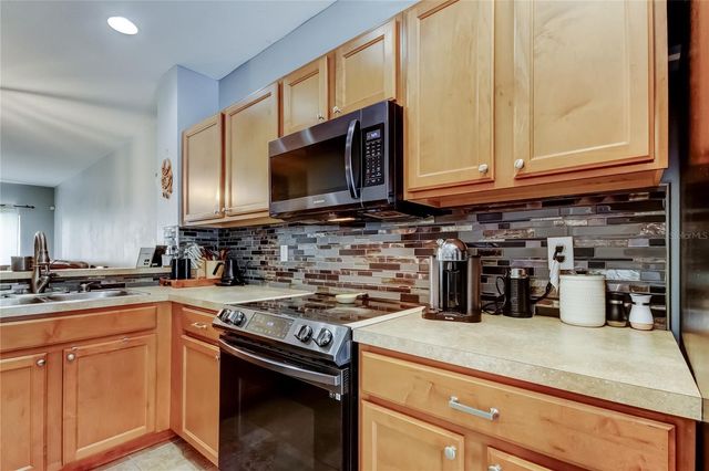 8504 GABLEBEND WAY, Tampa, FL 33647