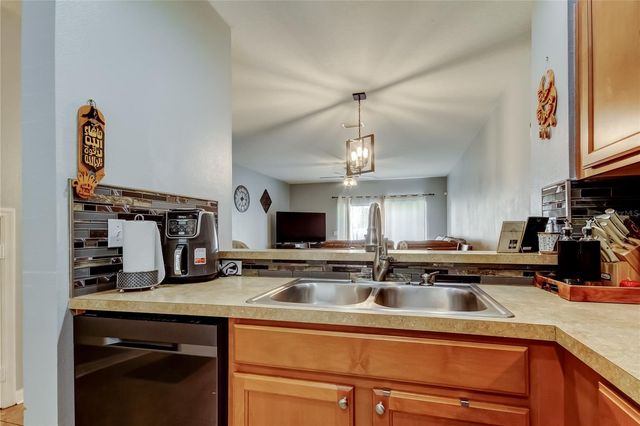 8504 GABLEBEND WAY, Tampa, FL 33647