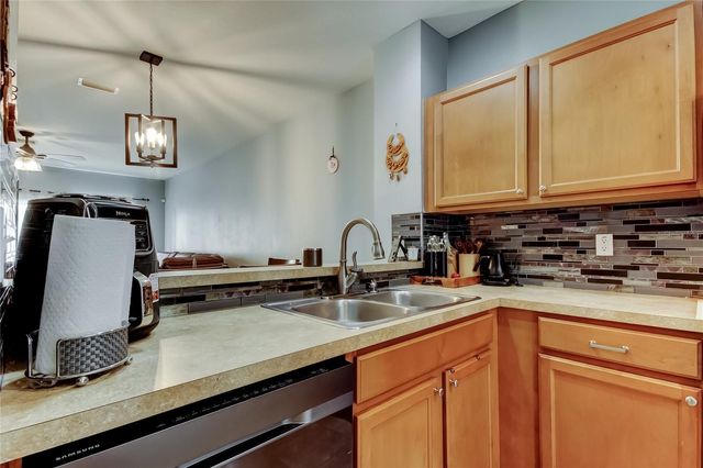 8504 GABLEBEND WAY, Tampa, FL 33647