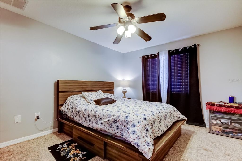 Image 19 of property listing at 8504 GABLEBEND WAY, Tampa, FL 33647